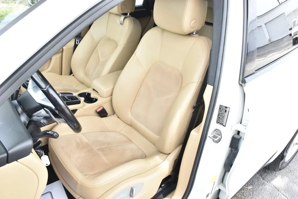 2018 Porsche Macan - Image 10 of 20