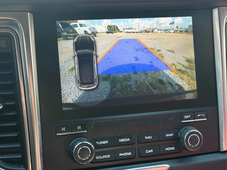 2018 Porsche Macan - Image 18 of 20