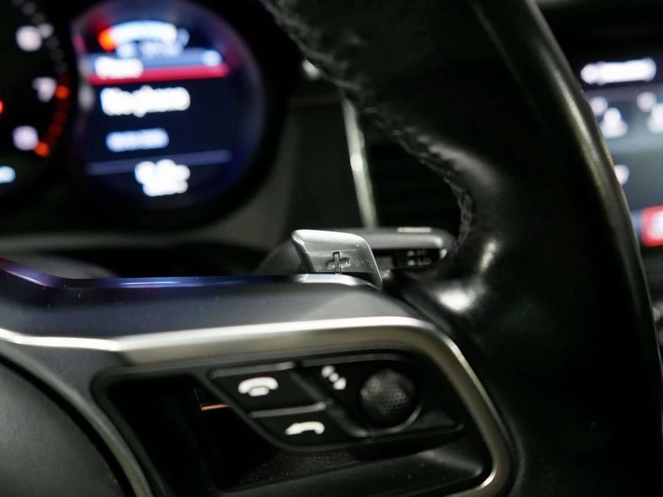 2018 Porsche Macan - Image 19 of 20