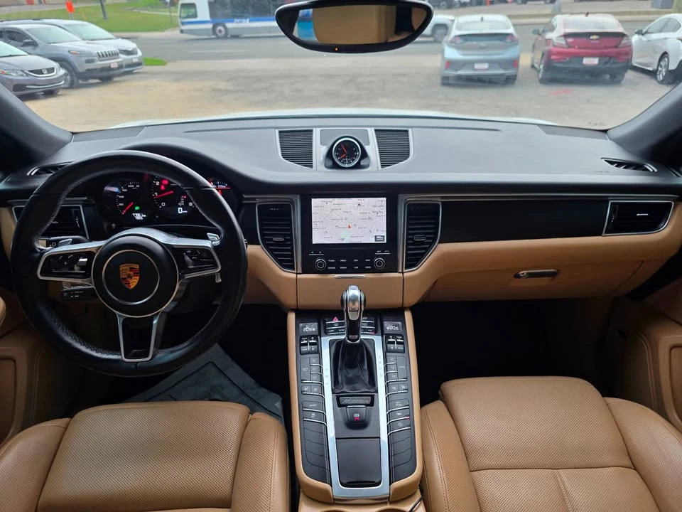 2018 Porsche Macan - Image 18 of 20