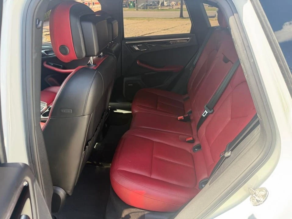 2018 Porsche Macan - Image 10 of 20