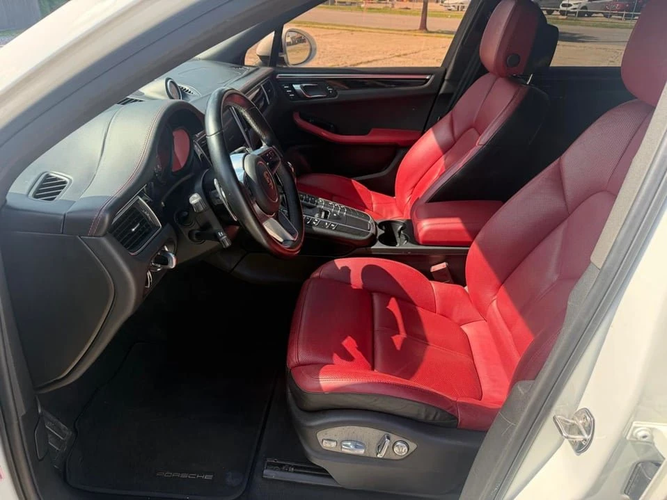 2018 Porsche Macan - Image 9 of 20
