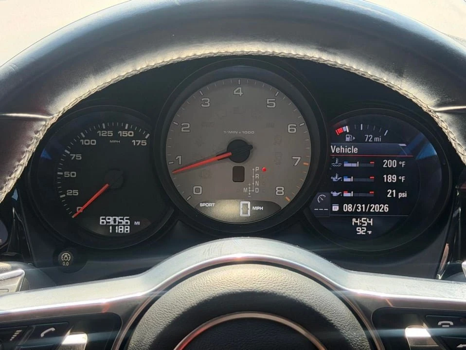 2018 Porsche Macan - Image 17 of 20