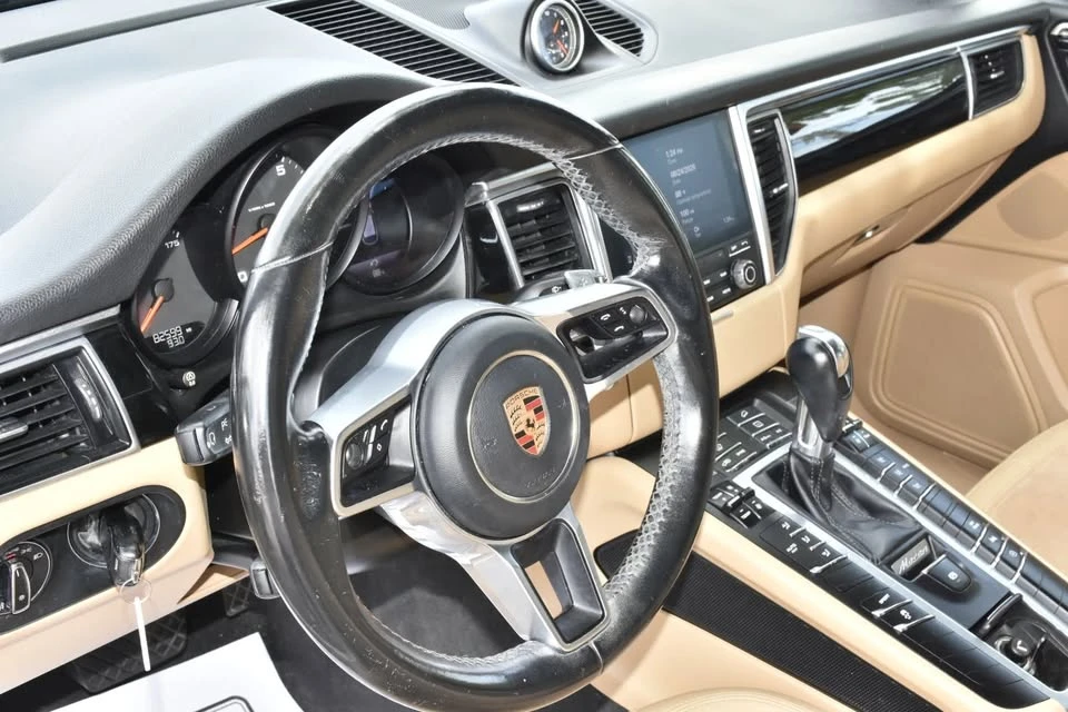 2018 Porsche Macan - Image 13 of 20