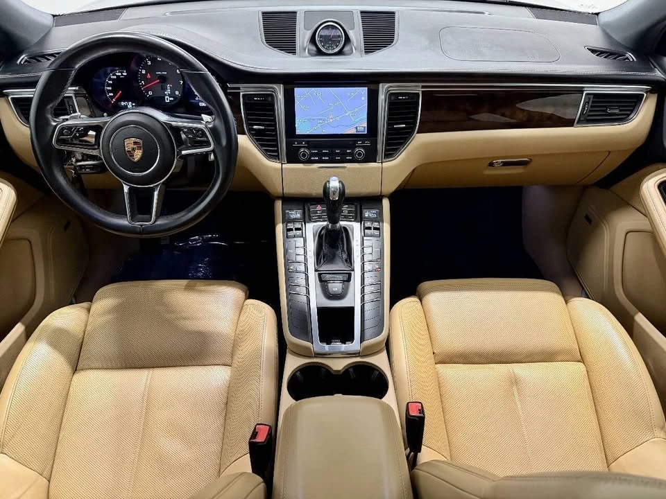 2018 Porsche Macan - Image 18 of 20