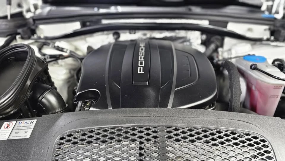 2018 Porsche Macan - Image 7 of 20