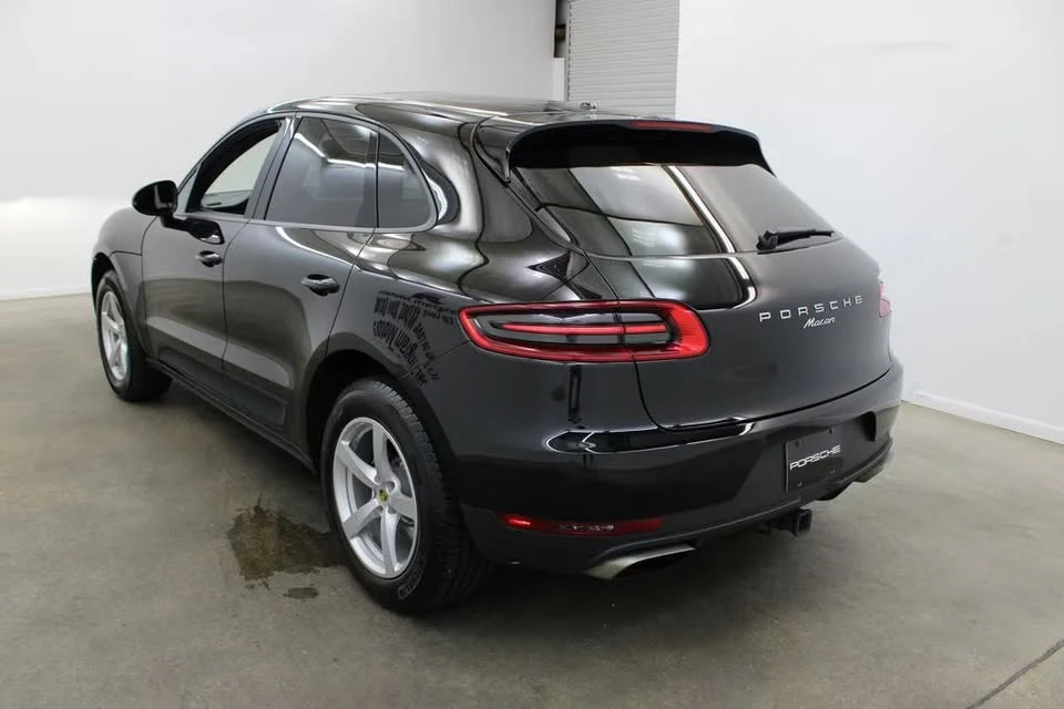 2018 Porsche Macan - Image 12 of 17