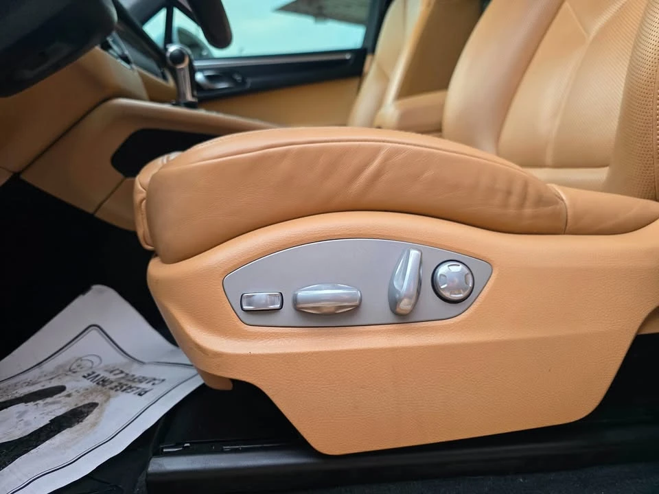 2018 Porsche Macan - Image 15 of 20