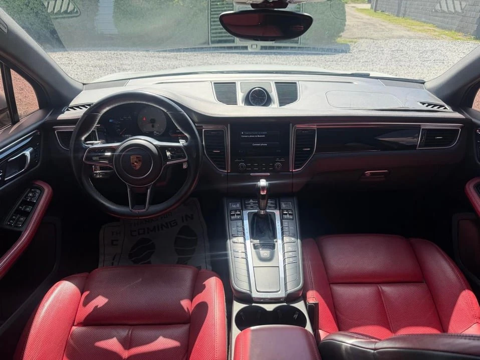 2018 Porsche Macan - Image 11 of 20