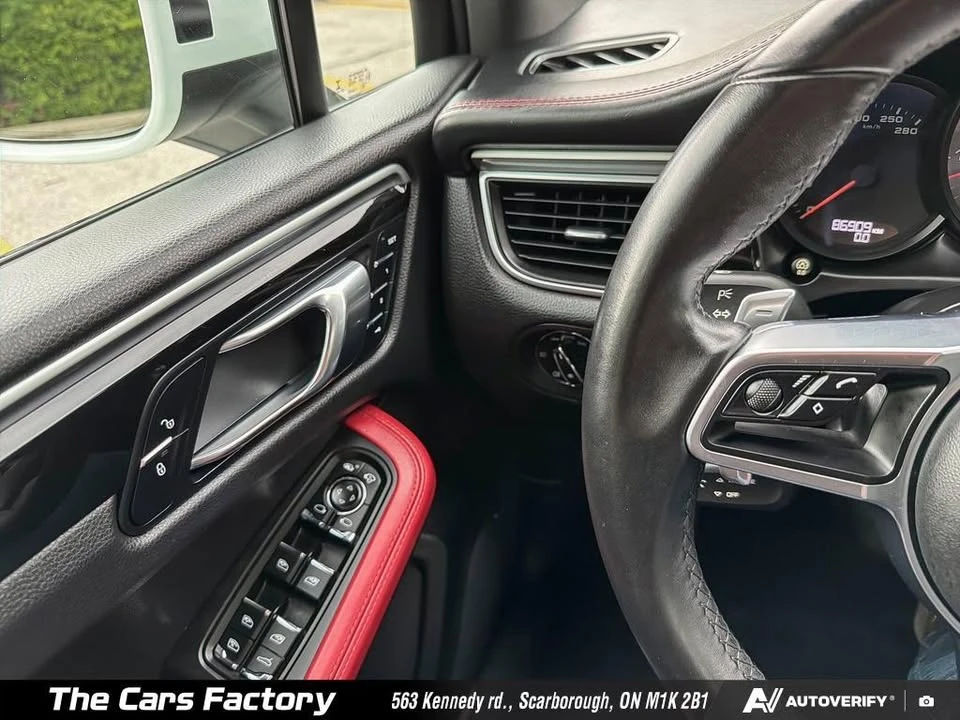 2018 Porsche Macan - Image 17 of 20