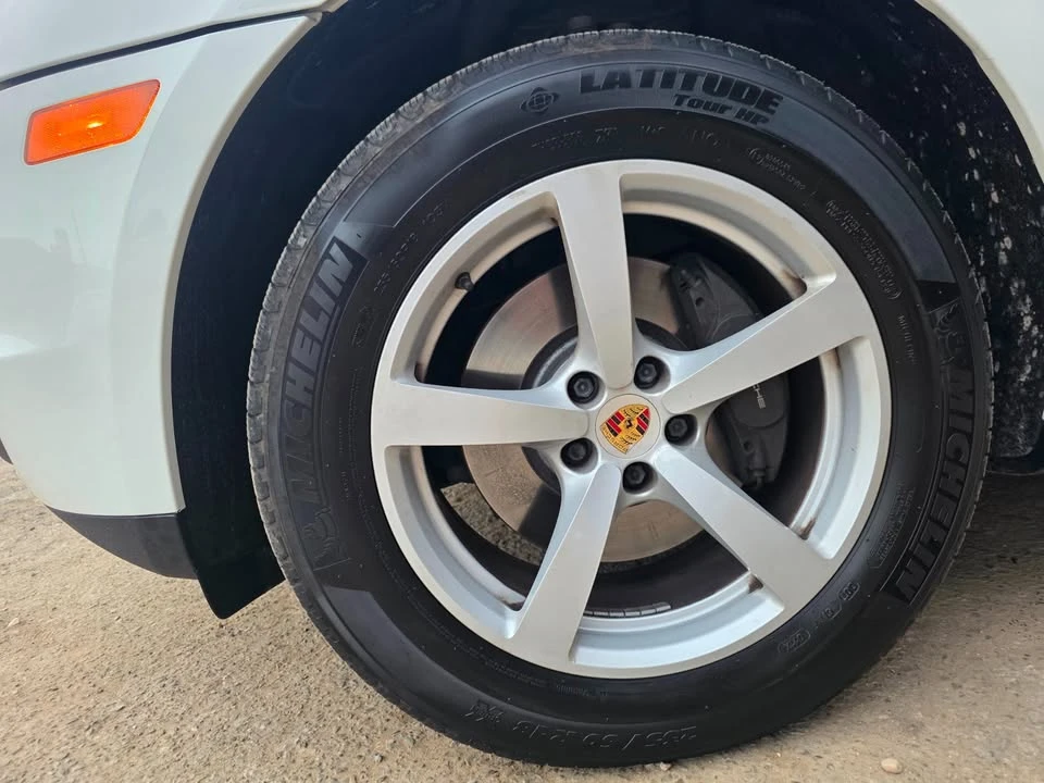 2018 Porsche Macan - Image 10 of 20