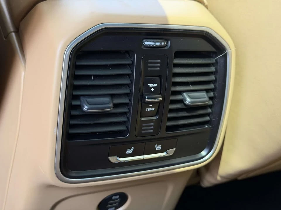 2018 Porsche Macan - Image 10 of 20