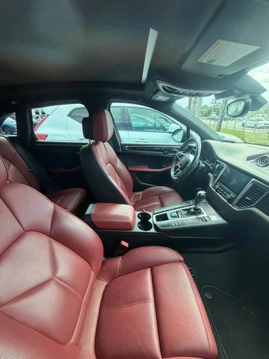 2018 Porsche Macan - Image 2 of 3