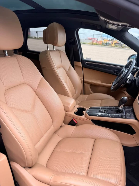 2018 Porsche Macan - Image 8 of 10