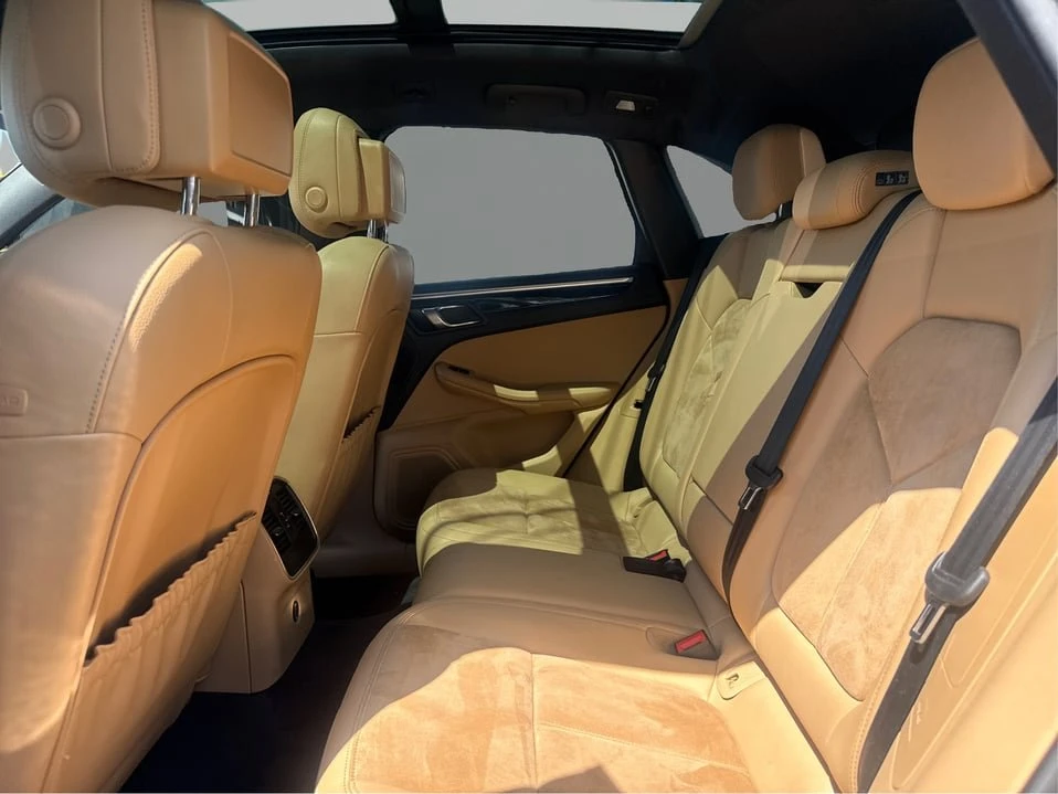 2018 Porsche Macan - Image 10 of 20