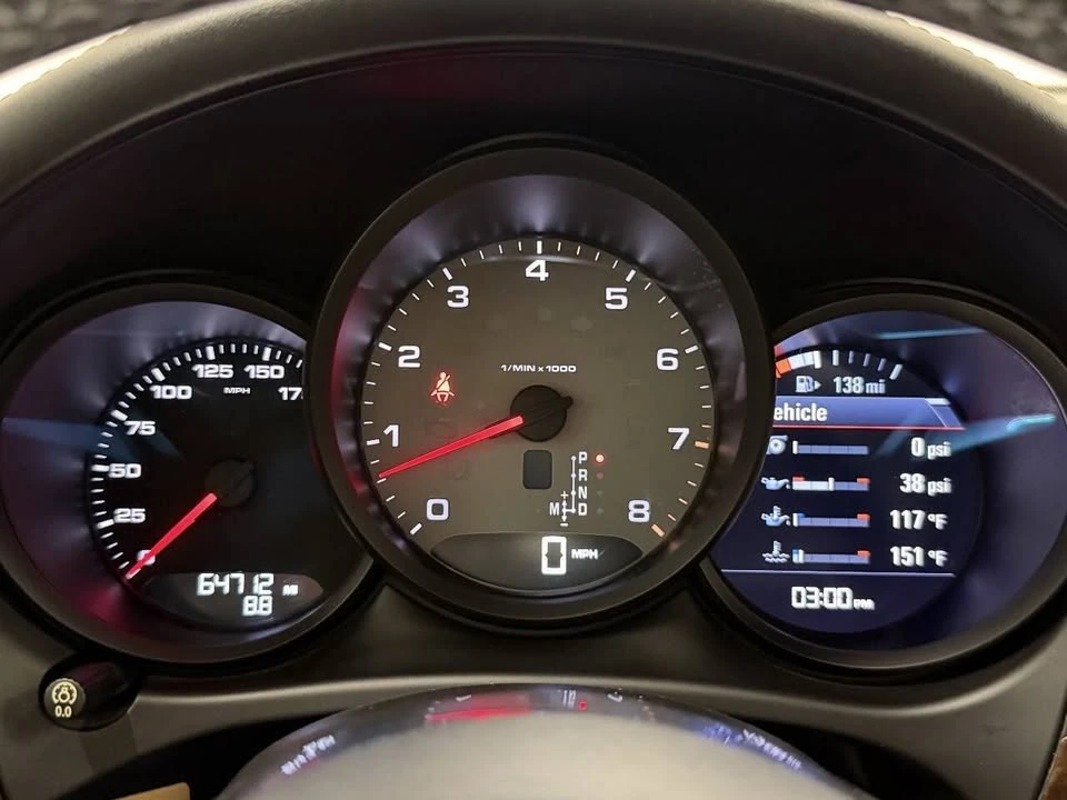 2018 Porsche Macan - Image 17 of 20