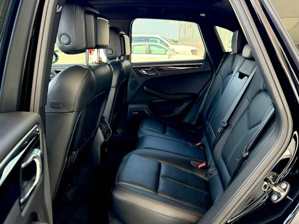 2018 Porsche Macan - Image 15 of 15