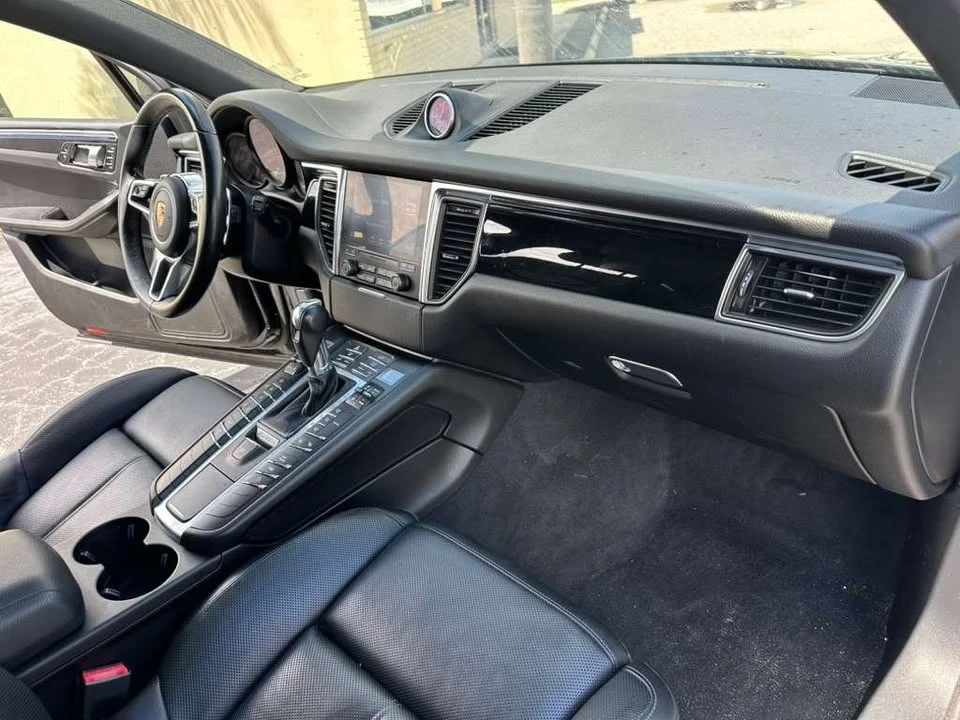 2018 Porsche Macan - Image 12 of 15