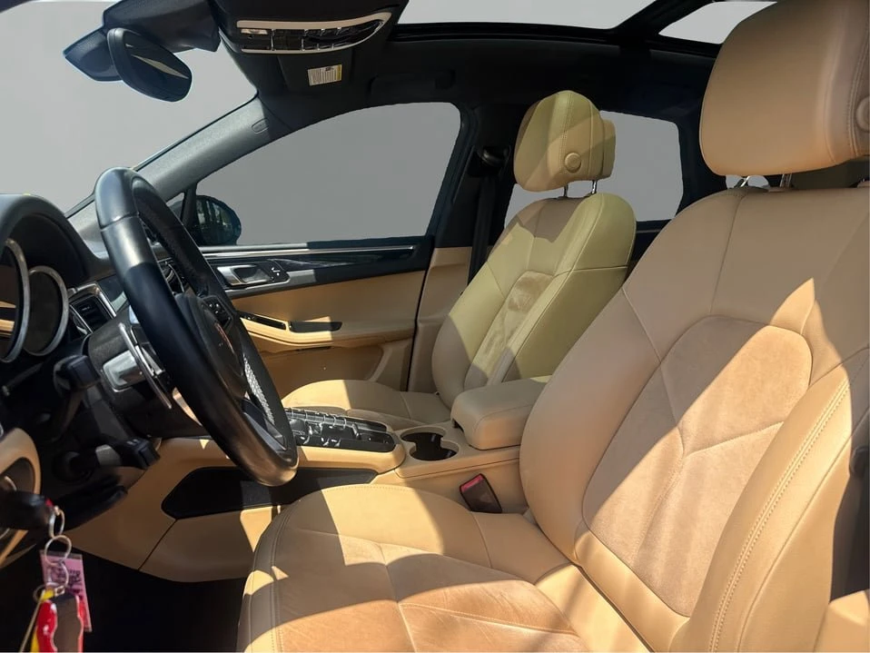 2018 Porsche Macan - Image 9 of 20