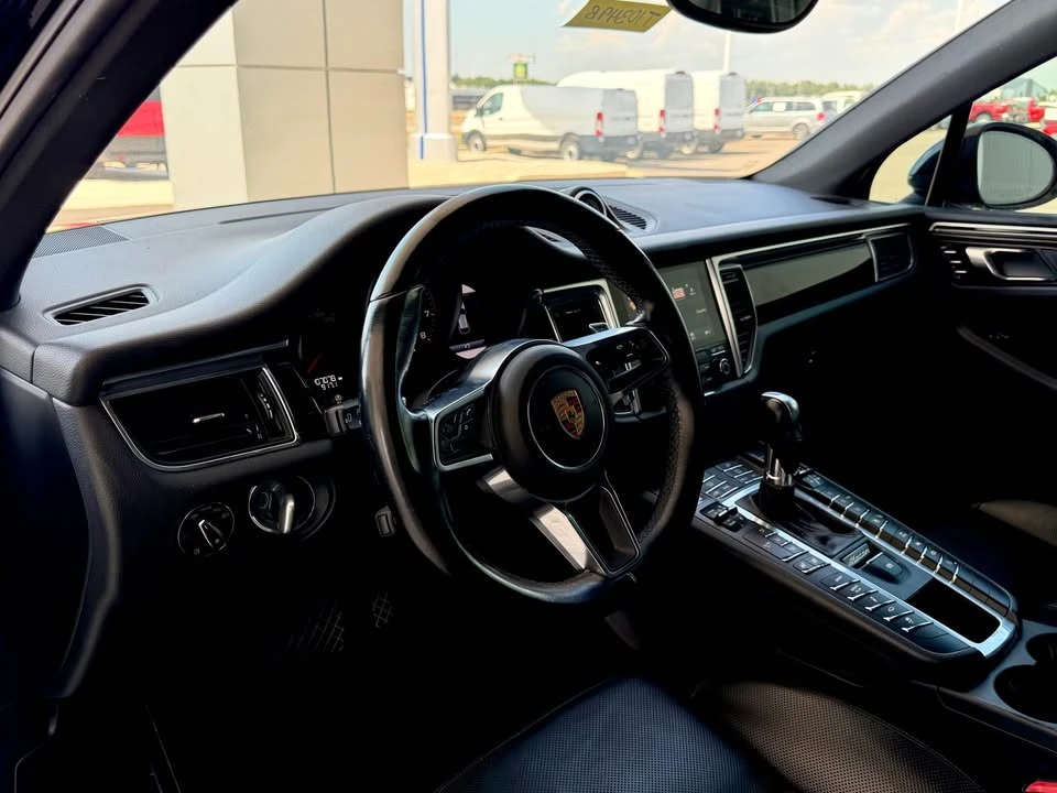 2018 Porsche Macan - Image 9 of 15