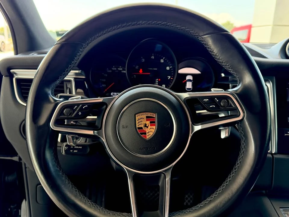 2018 Porsche Macan - Image 10 of 15