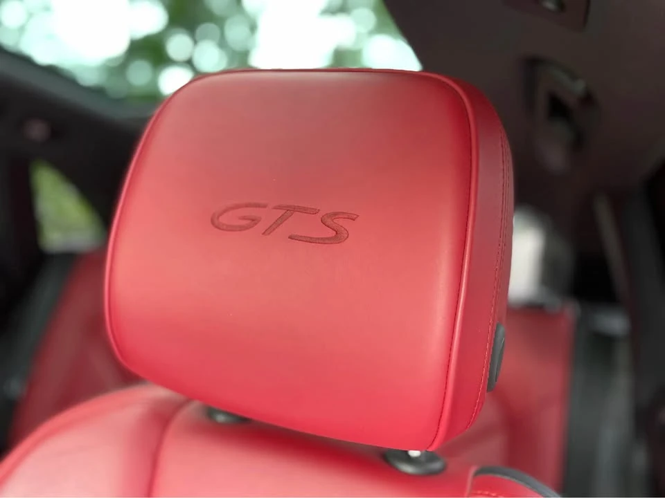 2018 Porsche Macan - Image 16 of 20