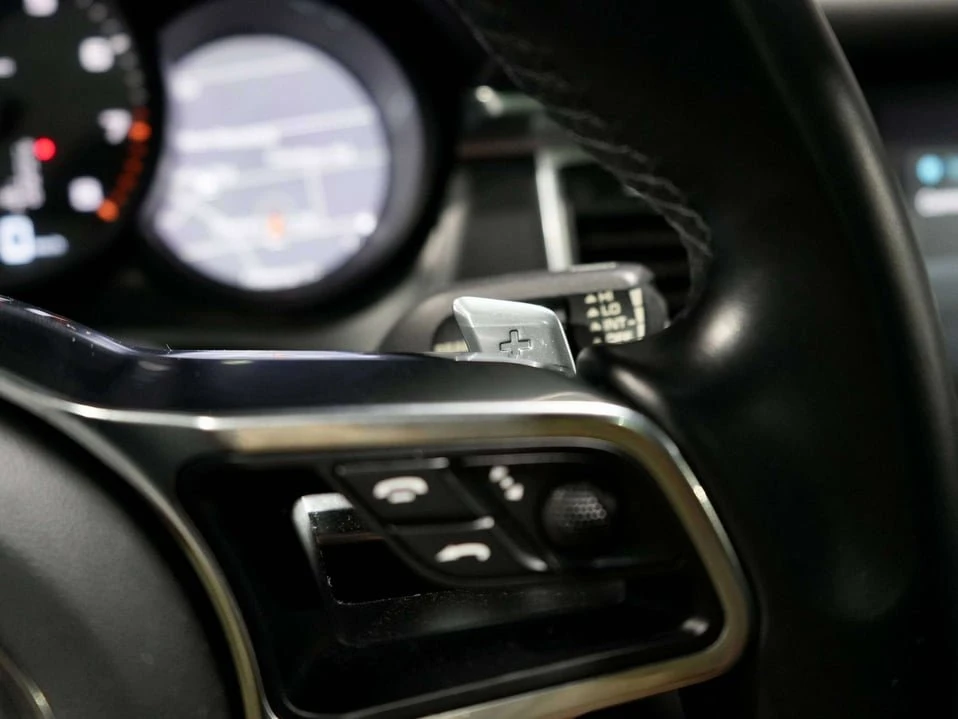 2018 Porsche Macan - Image 14 of 20