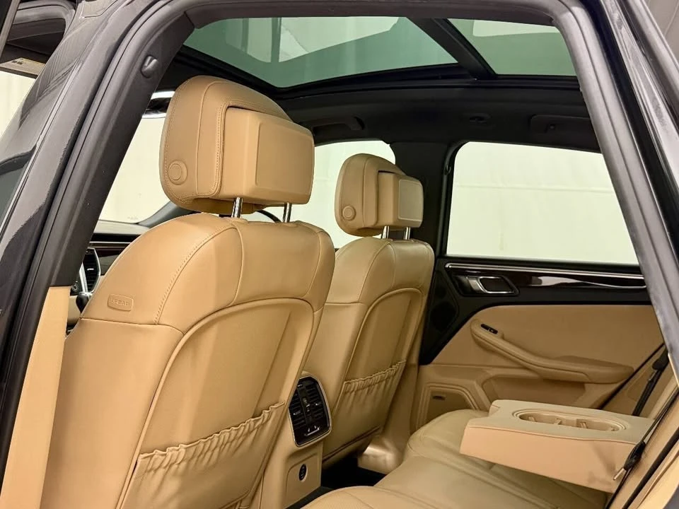 2018 Porsche Macan - Image 13 of 20