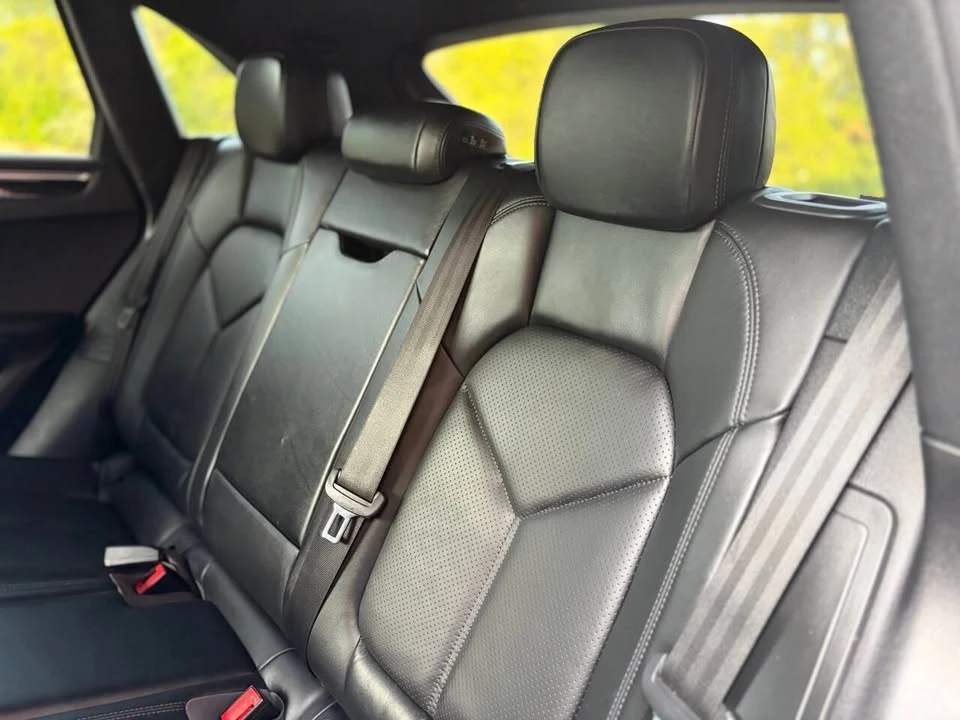 2018 Porsche Macan - Image 17 of 20
