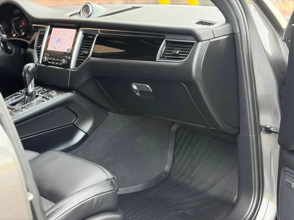 2018 Porsche Macan - Image 10 of 20