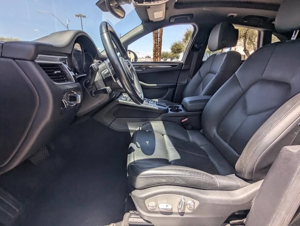 2018 Porsche Macan - Image 8 of 10