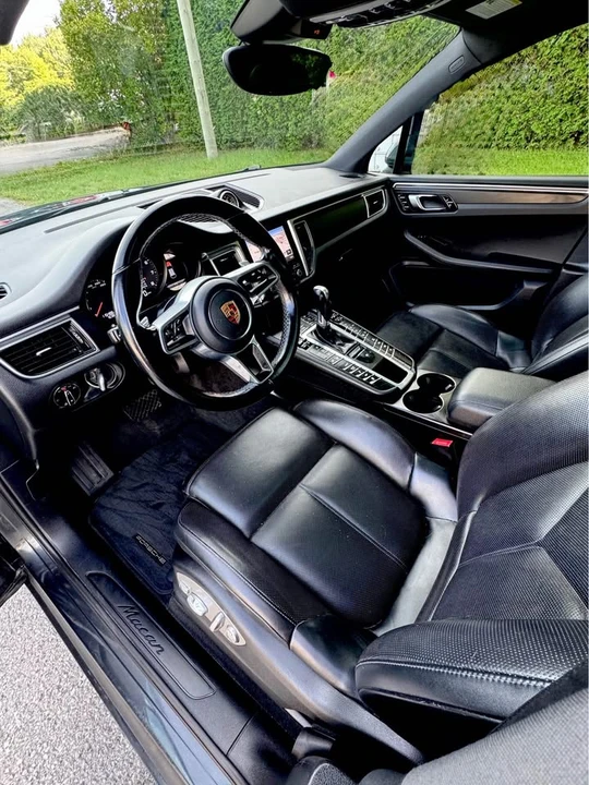 2018 Porsche Macan - Image 12 of 15