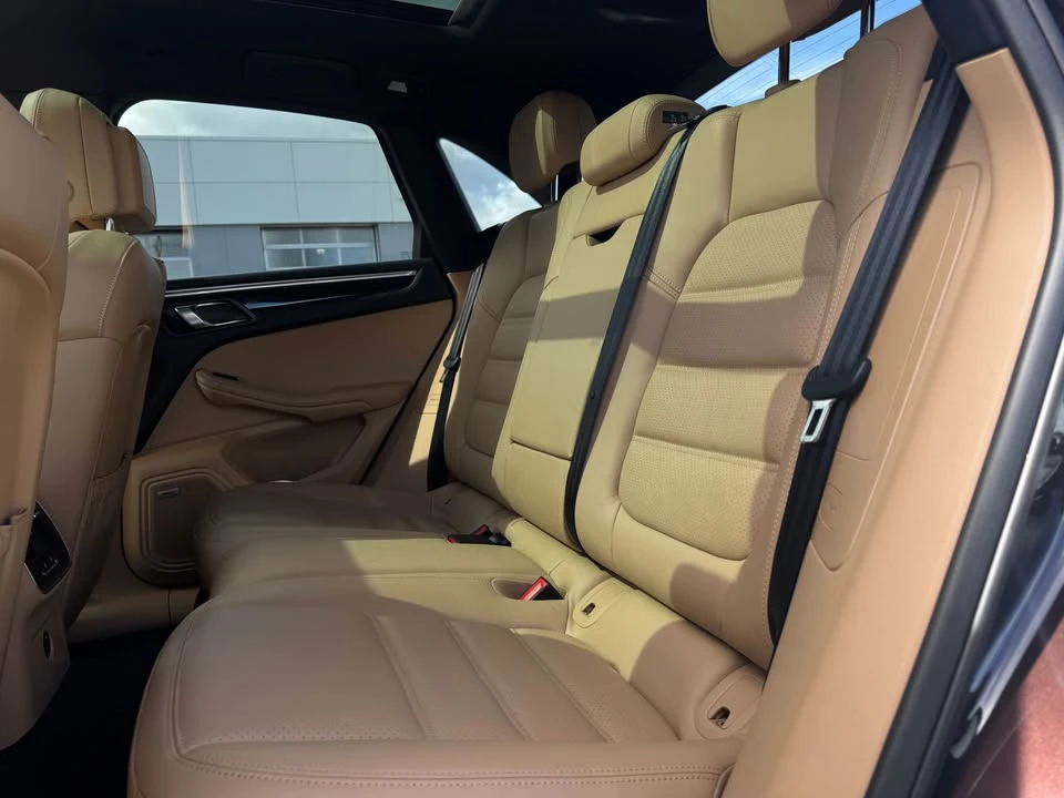 2018 Porsche Macan - Image 8 of 19