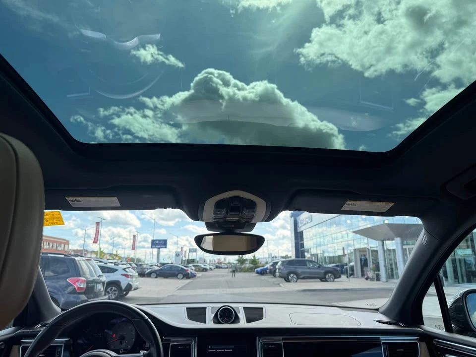 2018 Porsche Macan - Image 10 of 19