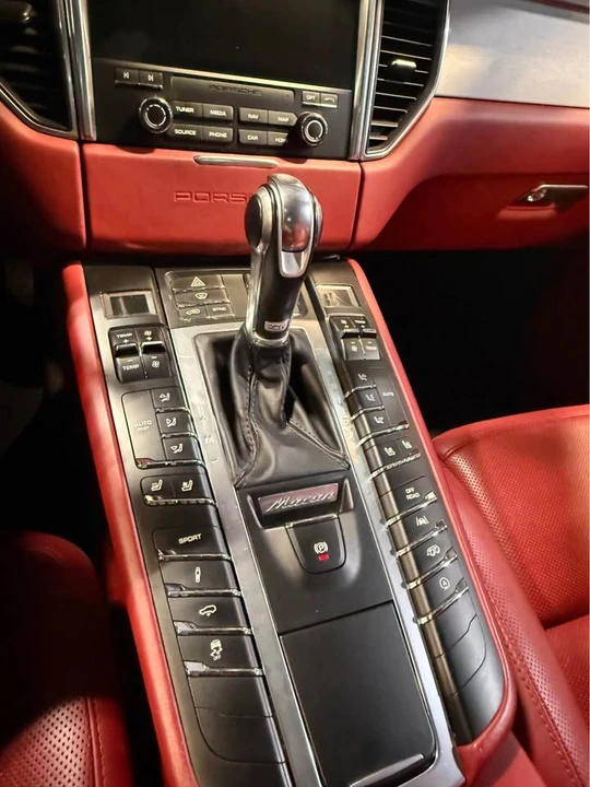 2018 Porsche Macan - Image 9 of 9