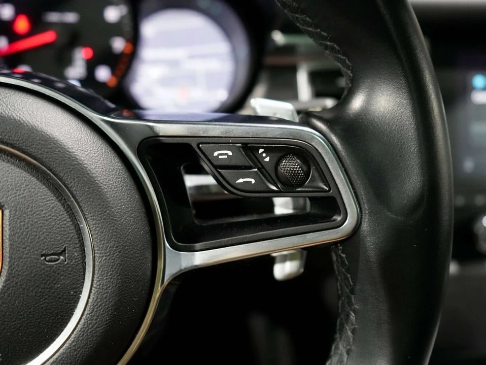 2018 Porsche Macan - Image 13 of 20