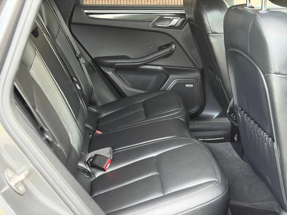 2018 Porsche Macan - Image 14 of 20