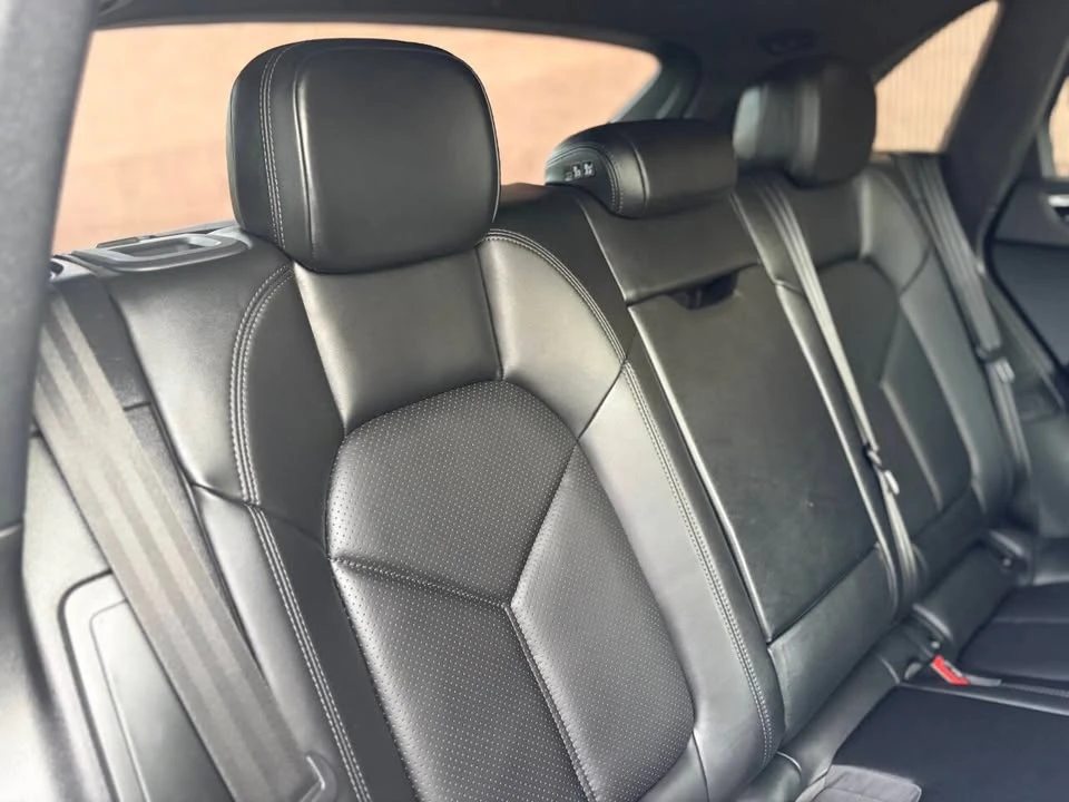 2018 Porsche Macan - Image 18 of 20