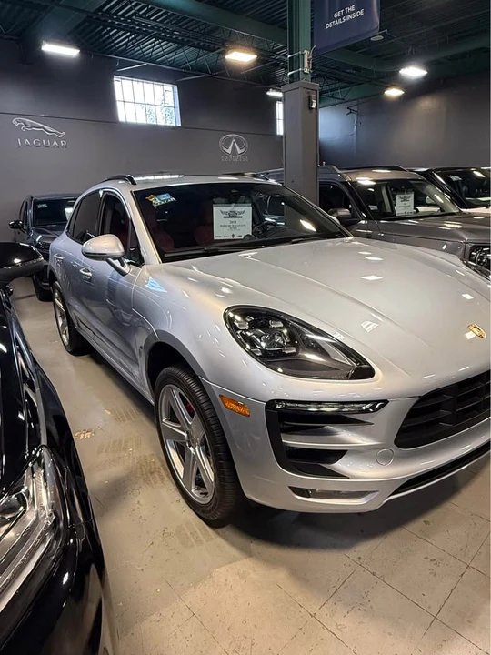 2018 Porsche Macan - Image 2 of 9