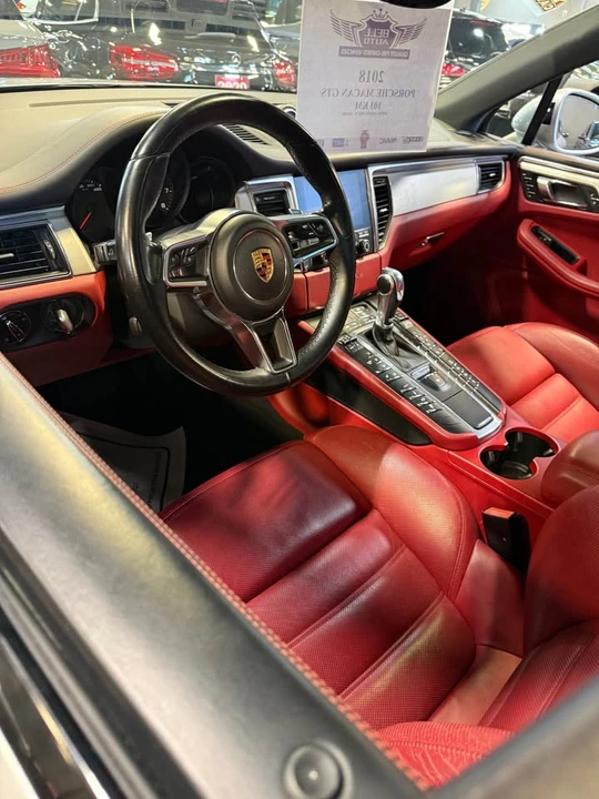2018 Porsche Macan - Image 5 of 9