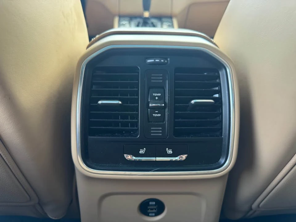 2018 Porsche Macan - Image 9 of 19