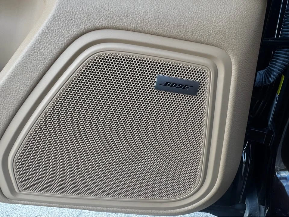 2018 Porsche Macan - Image 15 of 19
