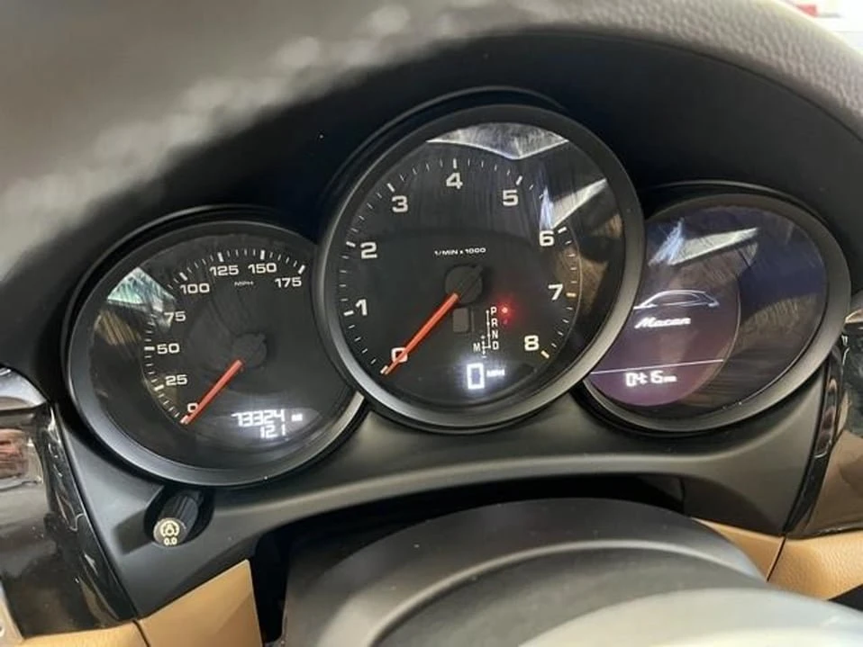 2018 Porsche Macan - Image 13 of 20