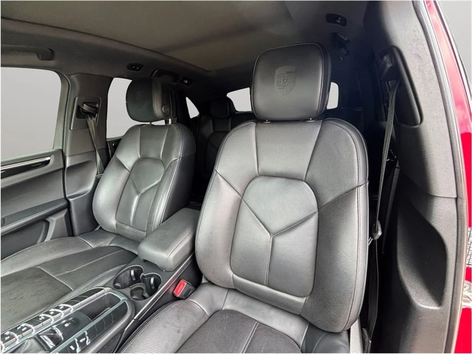 2018 Porsche Macan - Image 19 of 20
