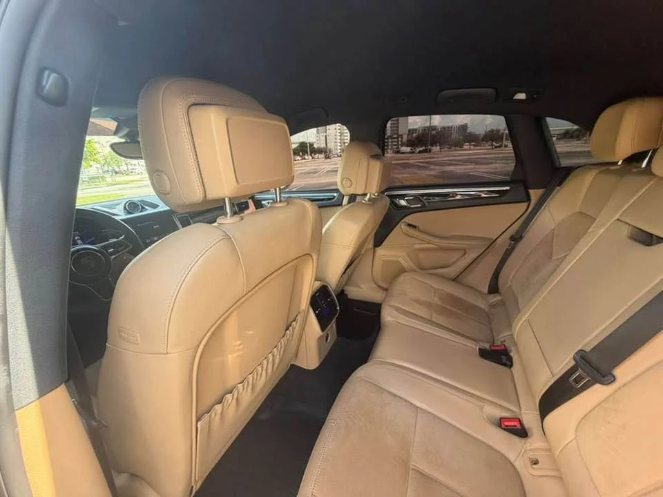 2018 Porsche Macan - Image 10 of 18