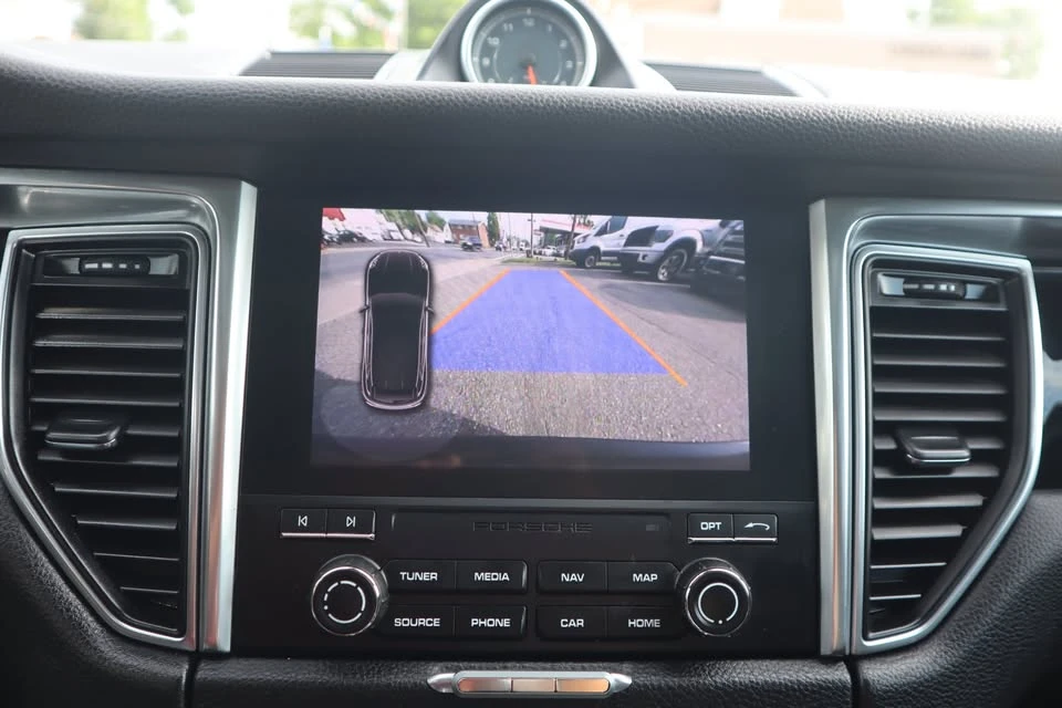 2018 Porsche Macan - Image 19 of 20