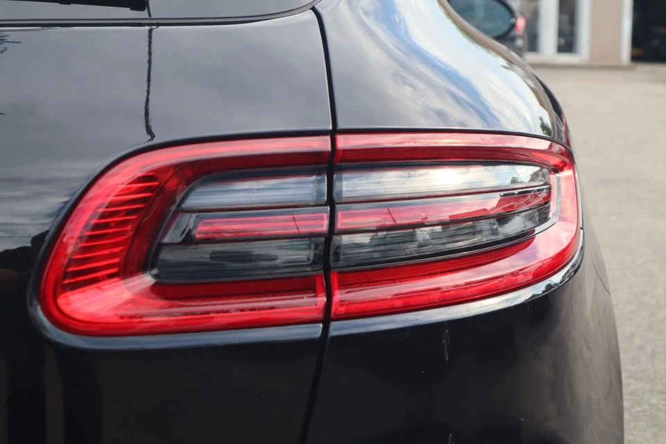2018 Porsche Macan - Image 8 of 20