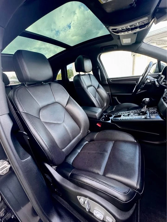 2018 Porsche Macan - Image 9 of 15