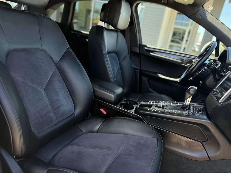 2018 Porsche Macan - Image 11 of 15