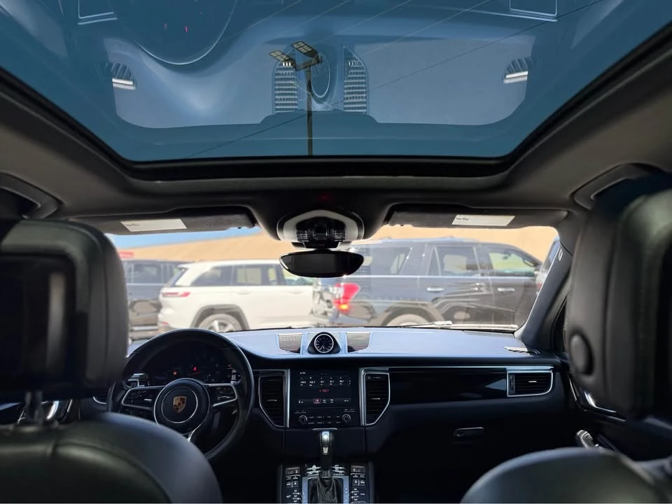 2018 Porsche Macan - Image 15 of 15